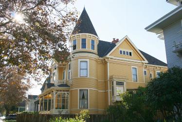 1888 Queen Anne